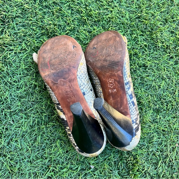 ❣️SALE❣MK Michael Kors Women’s Snake Skin Leather Heels Shoes - Picture 8 of 8